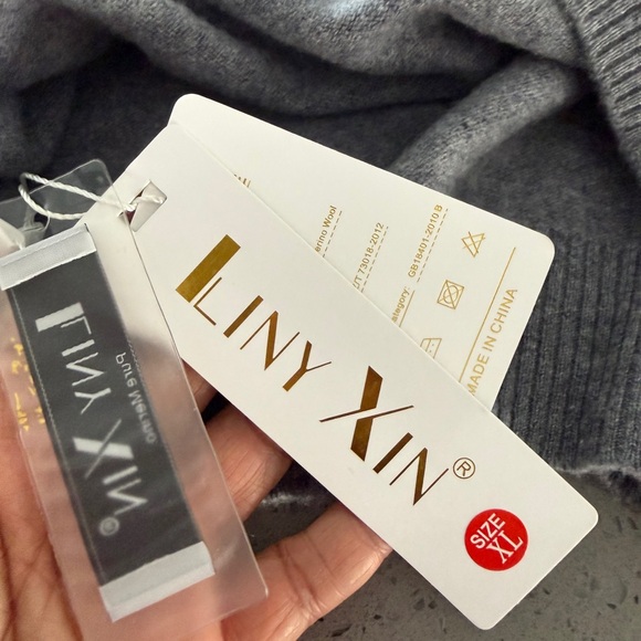 Elegant Gray Women's Turtleneck Sweater Merino Wool - Picture 4 of 7